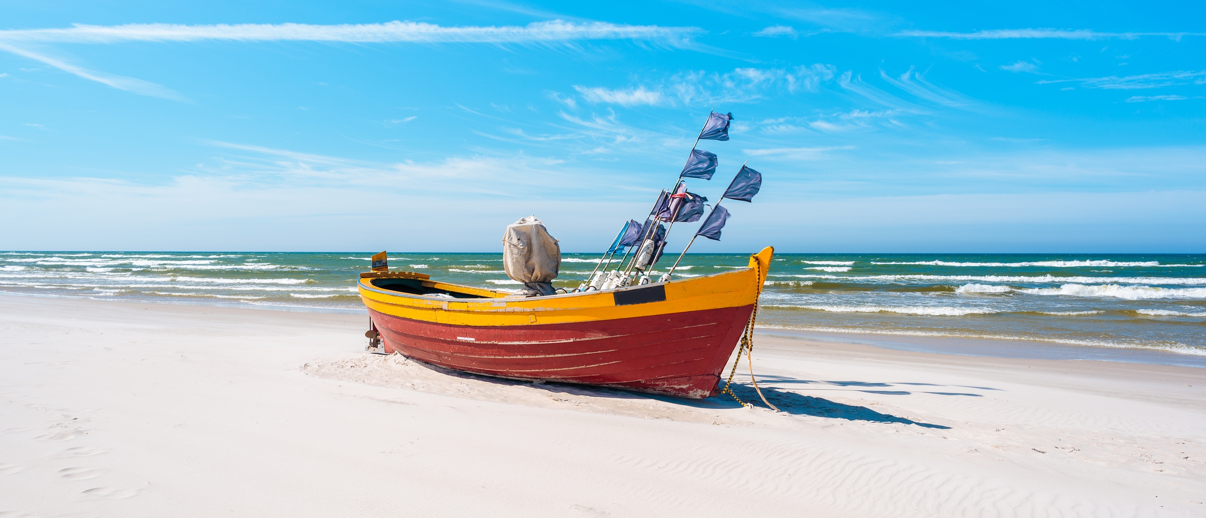 Plaża nad Bałtykiem w Polsce, miejscowość turystyczna Dębki